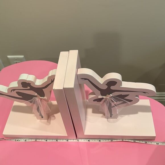 🎉Ladt deal 🎉Ballerina book holder 2 - Picture 11 of 12